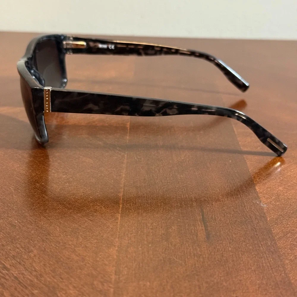 Hugo Boss 0494/P/S Polarized Sunglasses‎ Black  w/ Case & Cloth